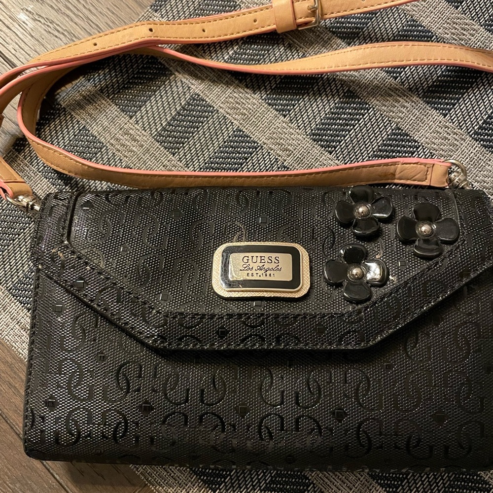 Guess small crossbody , super cute like new